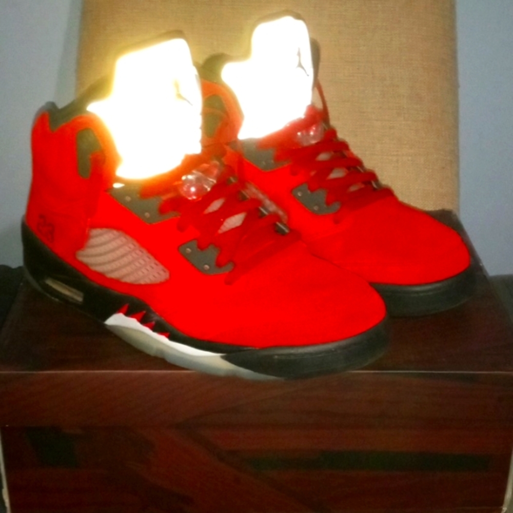 Jordan 5 Retro "Raging Bull"